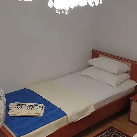 Ana Apartamento *